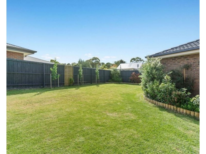 8 Station Street, Somerville VIC 3912