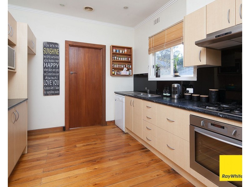 29 RAILWAY Parade, Seaford VIC 3198