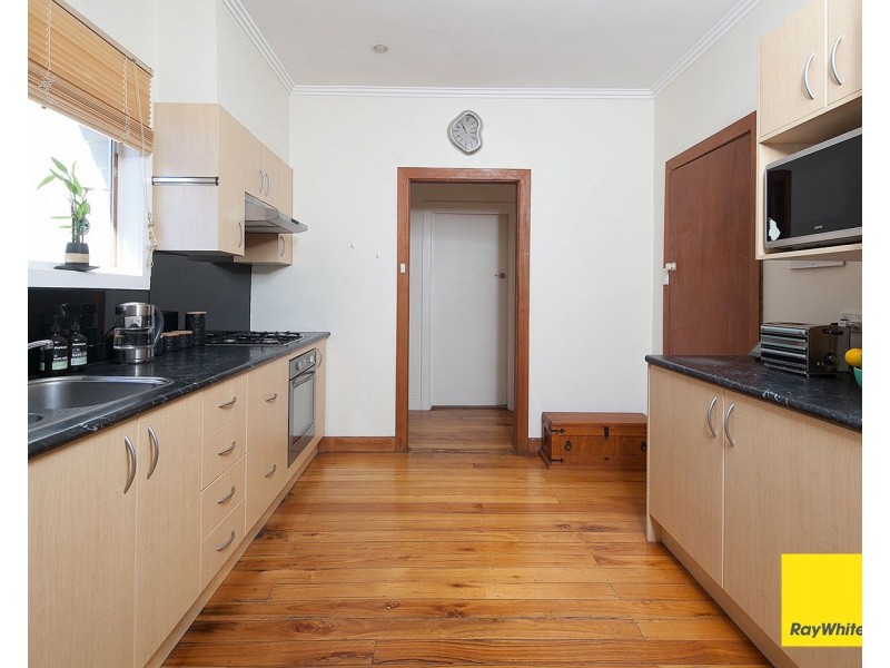 29 RAILWAY Parade, Seaford VIC 3198
