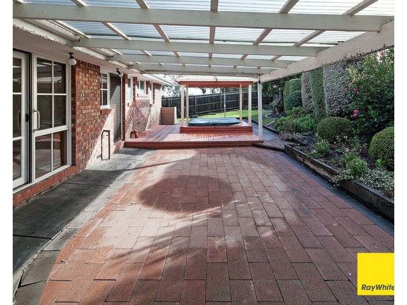 17 Roberna Court, Langwarrin VIC 3910