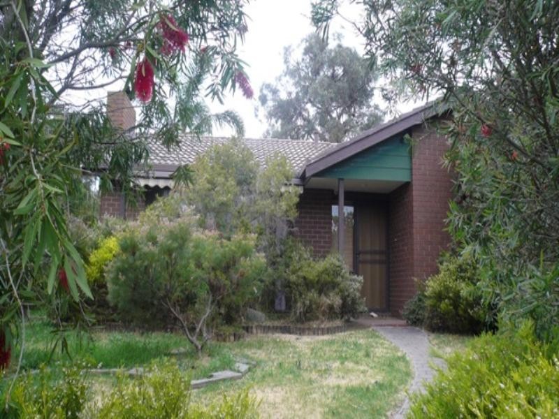 2 Granite Drive, Langwarrin VIC 3910