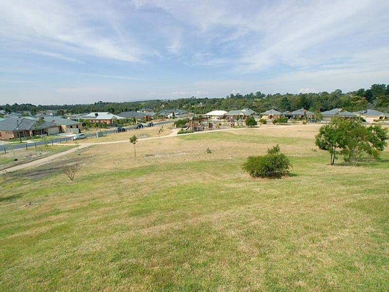 54 Apple Berry Avenue, Langwarrin VIC 3910