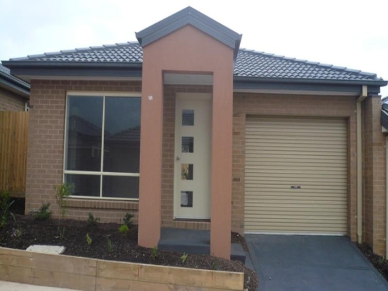 18/64 Potts Road, Langwarrin VIC 3910