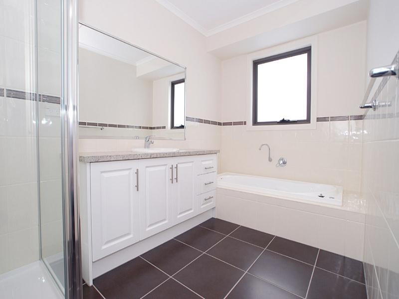 1/21-23 Summit Road, Frankston VIC 3199