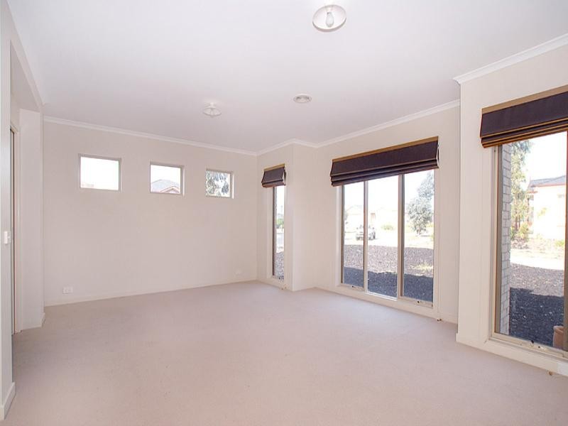 2 Valentine Road, Langwarrin VIC 3910