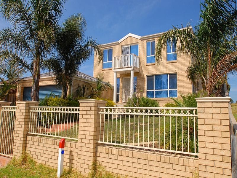 2 Overall Drive, Skye VIC 3977