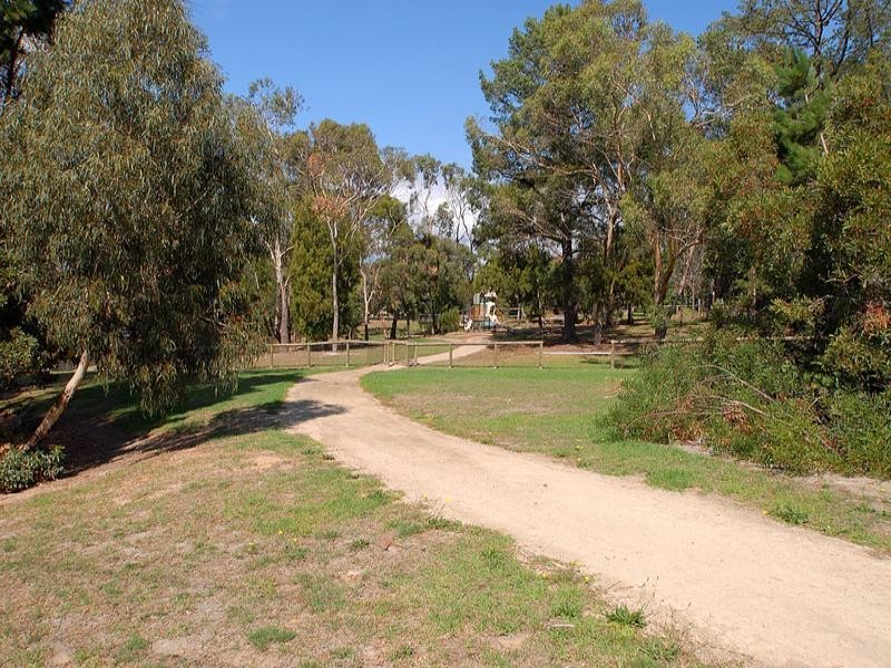 8 Waratah Court, Langwarrin VIC 3910