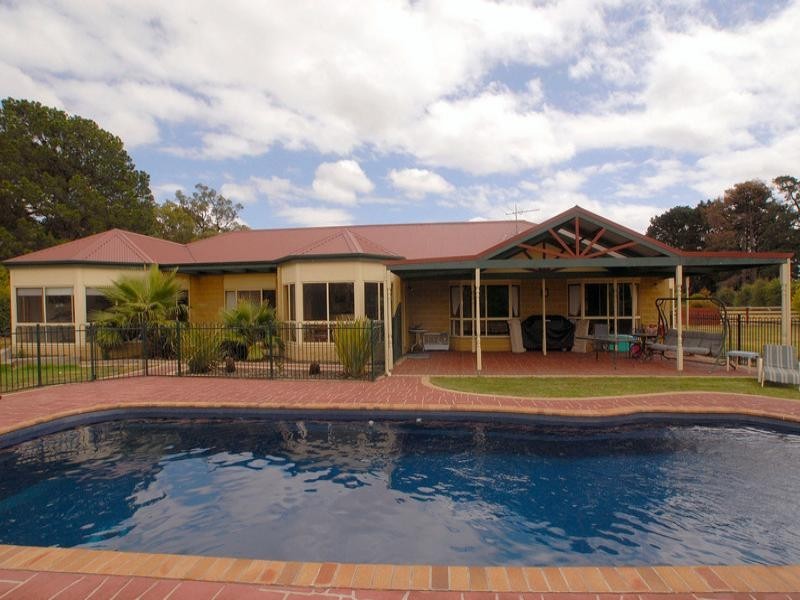 106 Weeroona Road, Langwarrin VIC 3910