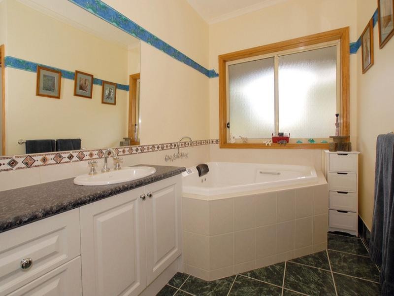 106 Weeroona Road, Langwarrin VIC 3910