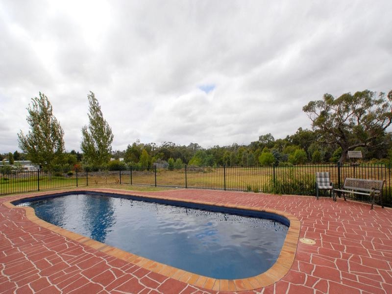 106 Weeroona Road, Langwarrin VIC 3910