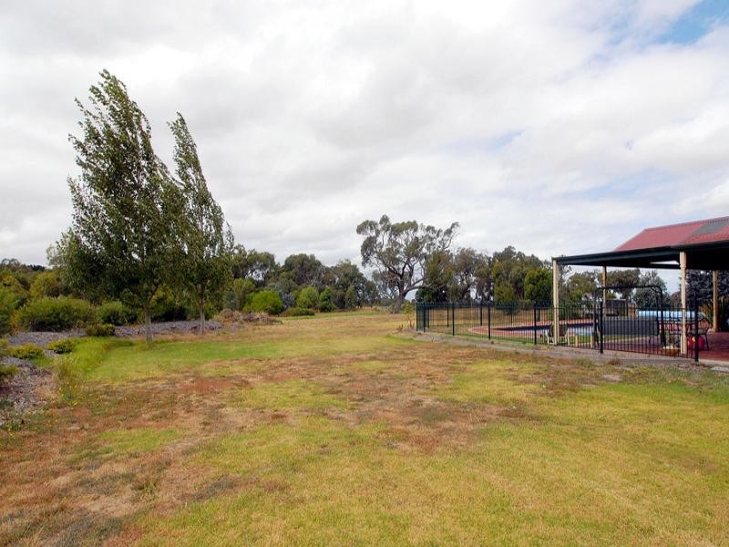 106 Weeroona Road, Langwarrin VIC 3910