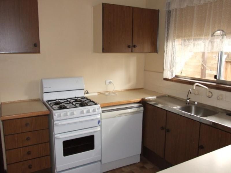 11 Raymond Avenue, Langwarrin VIC 3910