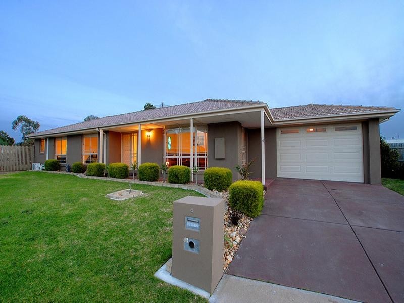 4 Watkins Place, Langwarrin VIC 3910