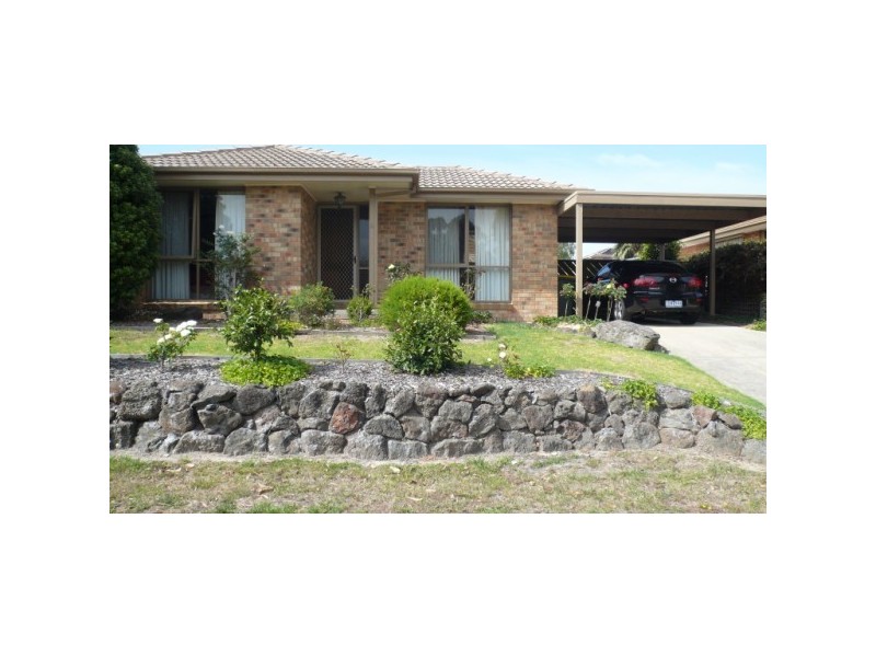 4 Monique Drive, Langwarrin VIC 3910