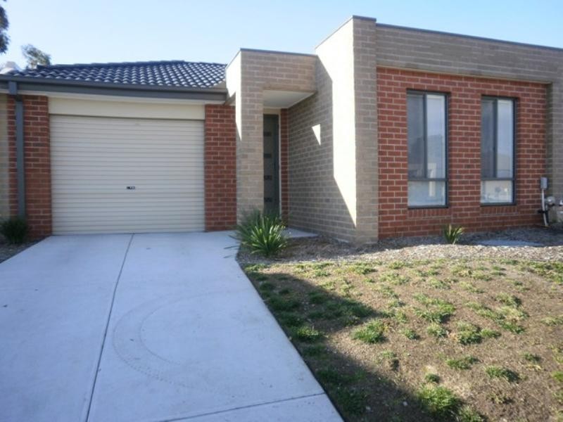 16 Carrum Woods Drive, Carrum Downs VIC 3201