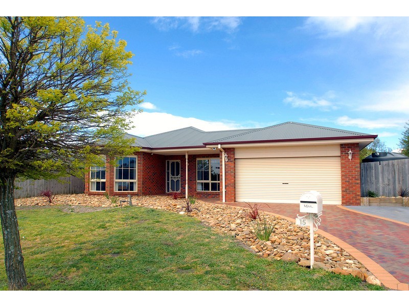 15 Huntingtower Crescent, Langwarrin VIC 3910