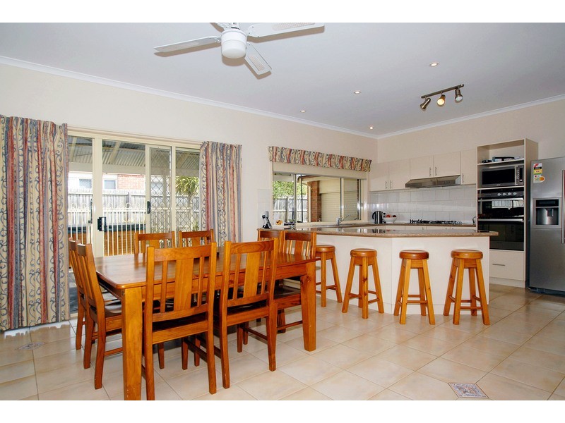 15 Huntingtower Crescent, Langwarrin VIC 3910