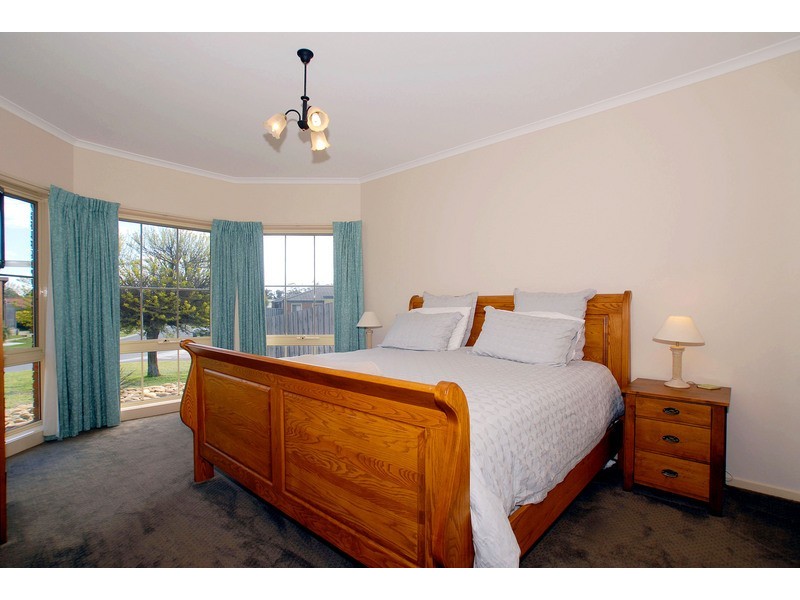 15 Huntingtower Crescent, Langwarrin VIC 3910