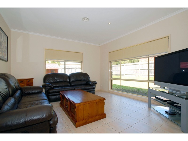 15 Huntingtower Crescent, Langwarrin VIC 3910