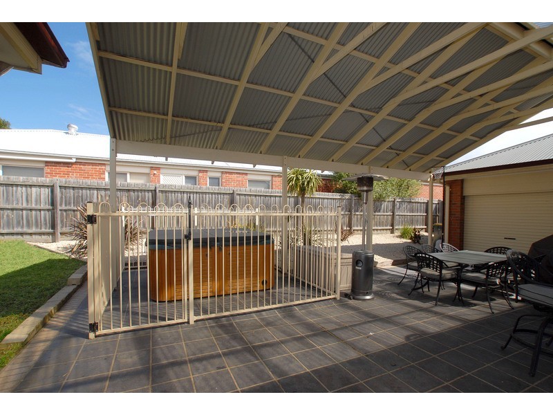 15 Huntingtower Crescent, Langwarrin VIC 3910