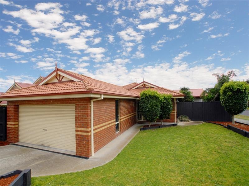 2 Ebony Drive, Langwarrin VIC 3910