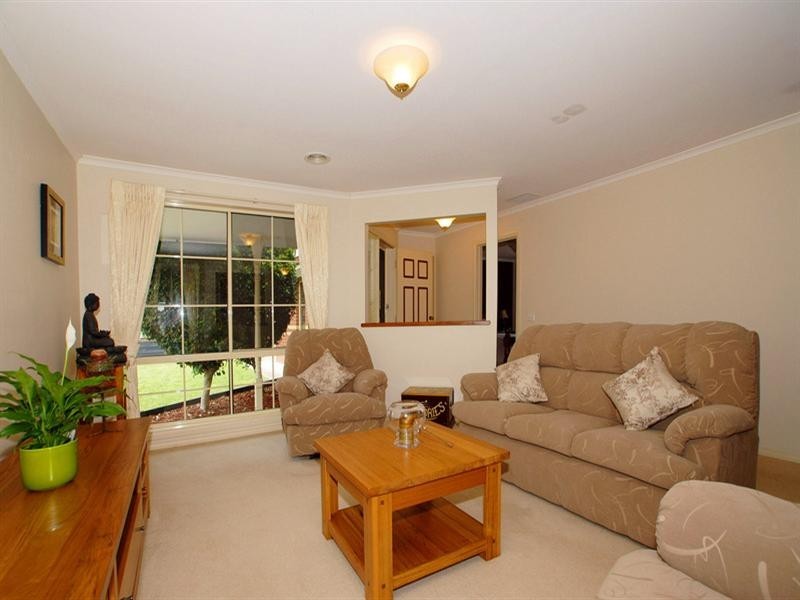 2 Ebony Drive, Langwarrin VIC 3910