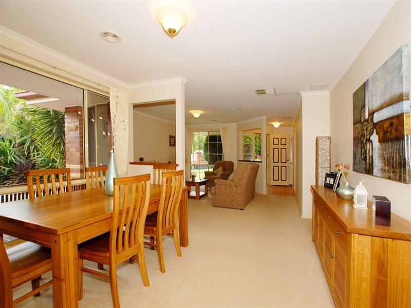 2 Ebony Drive, Langwarrin VIC 3910