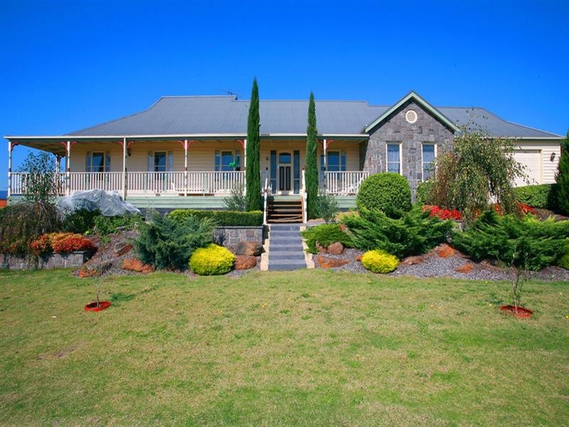 2 Brown Thornbill Court, Langwarrin VIC 3910