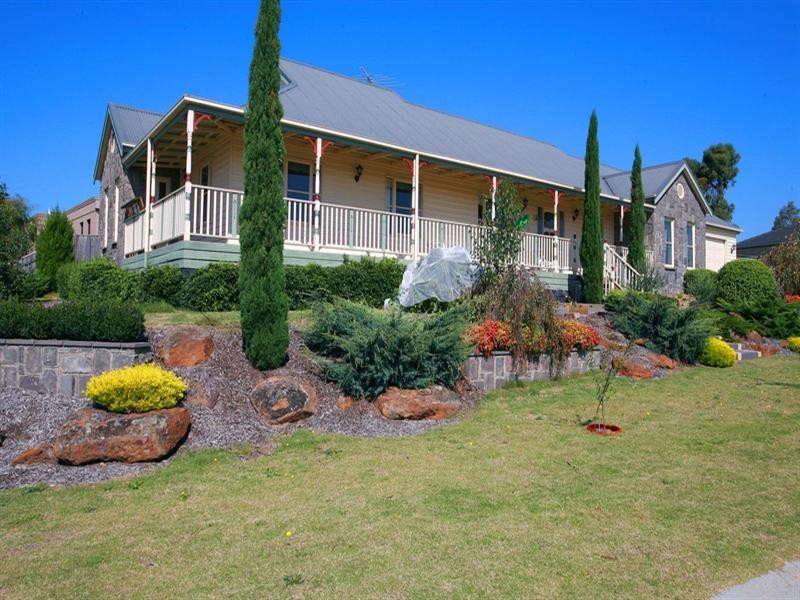 2 Brown Thornbill Court, Langwarrin VIC 3910