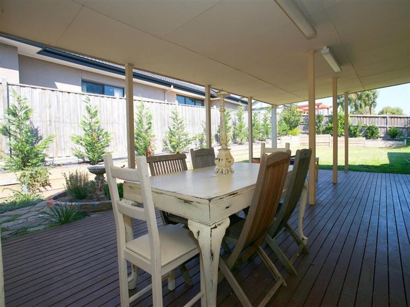 2 Brown Thornbill Court, Langwarrin VIC 3910