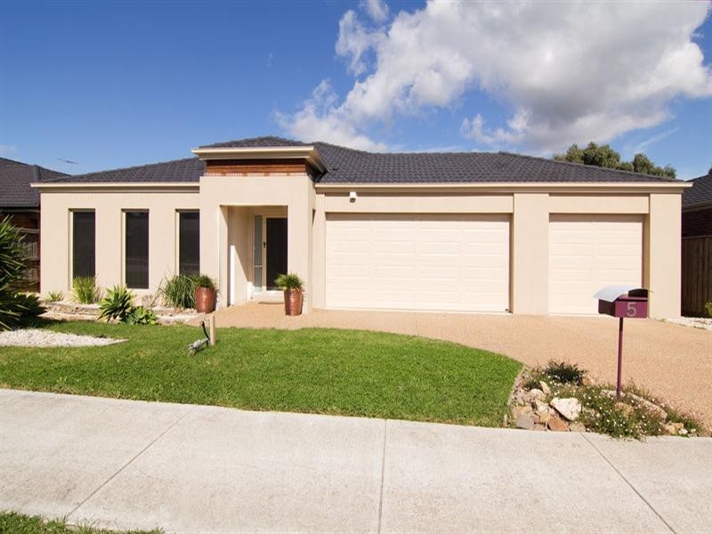 5 Fieldwood Lane, Langwarrin VIC 3910