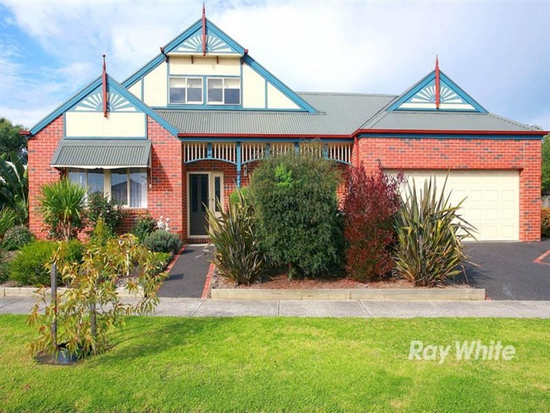 19 Sunny Vale Drive, Langwarrin VIC 3910