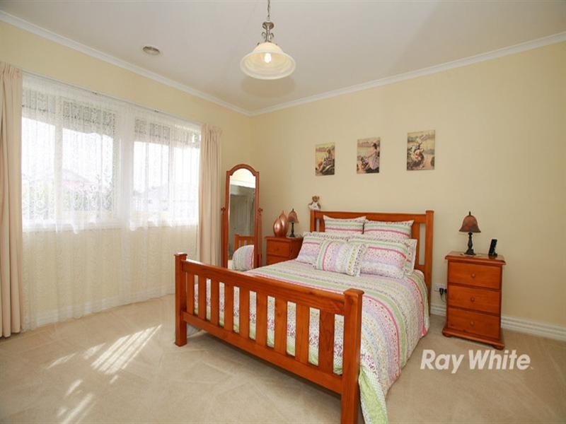 19 Sunny Vale Drive, Langwarrin VIC 3910