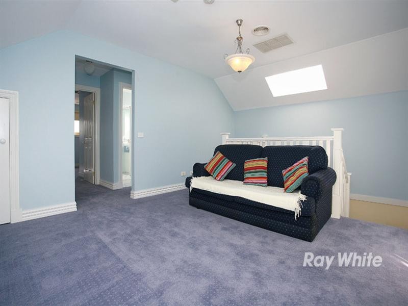 19 Sunny Vale Drive, Langwarrin VIC 3910