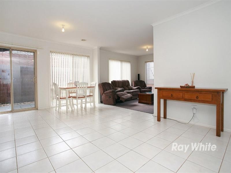 8 Webster Court, Carrum Downs VIC 3201