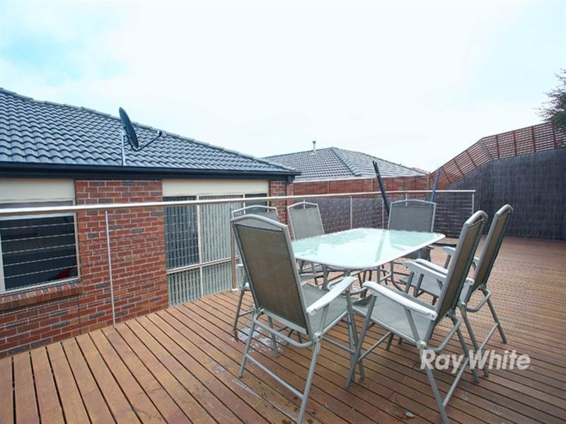 8 Webster Court, Carrum Downs VIC 3201