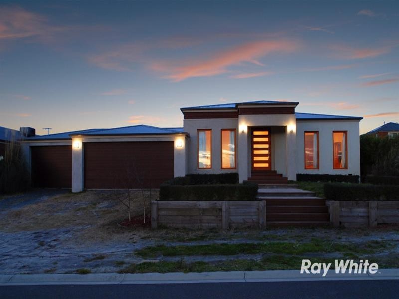 5 Crenada Close, Langwarrin VIC 3910
