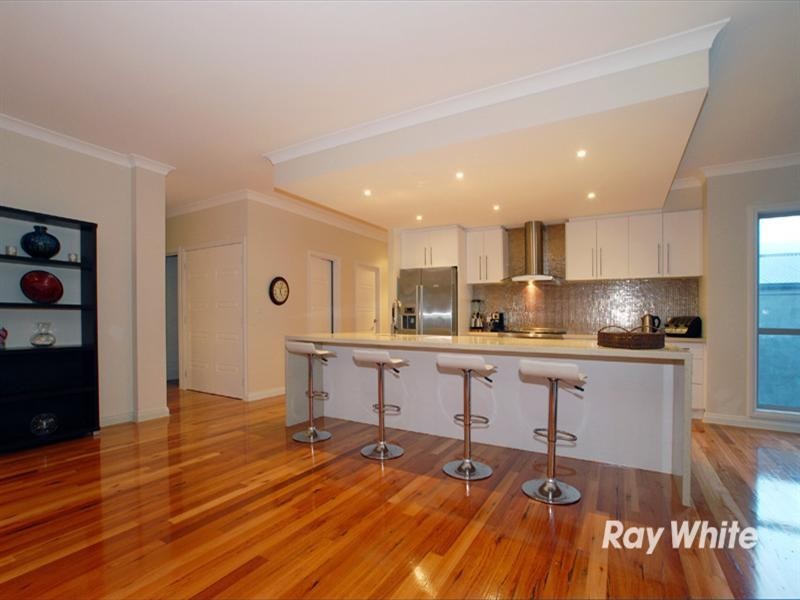 5 Crenada Close, Langwarrin VIC 3910