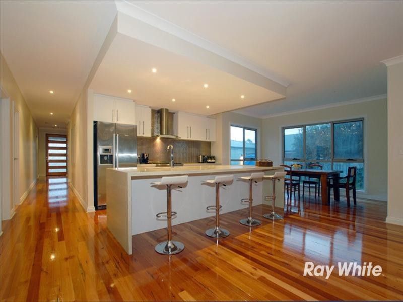 5 Crenada Close, Langwarrin VIC 3910