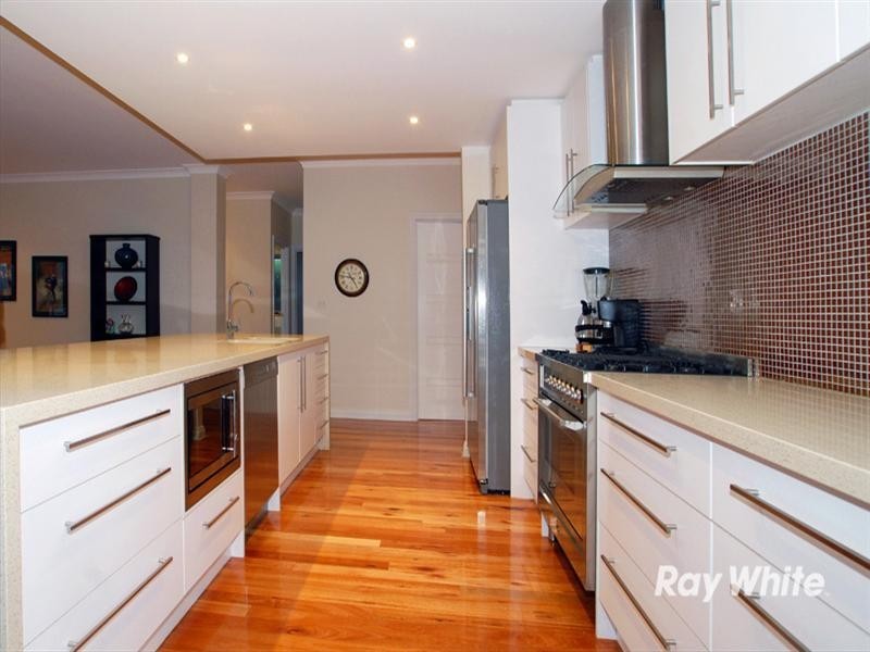 5 Crenada Close, Langwarrin VIC 3910