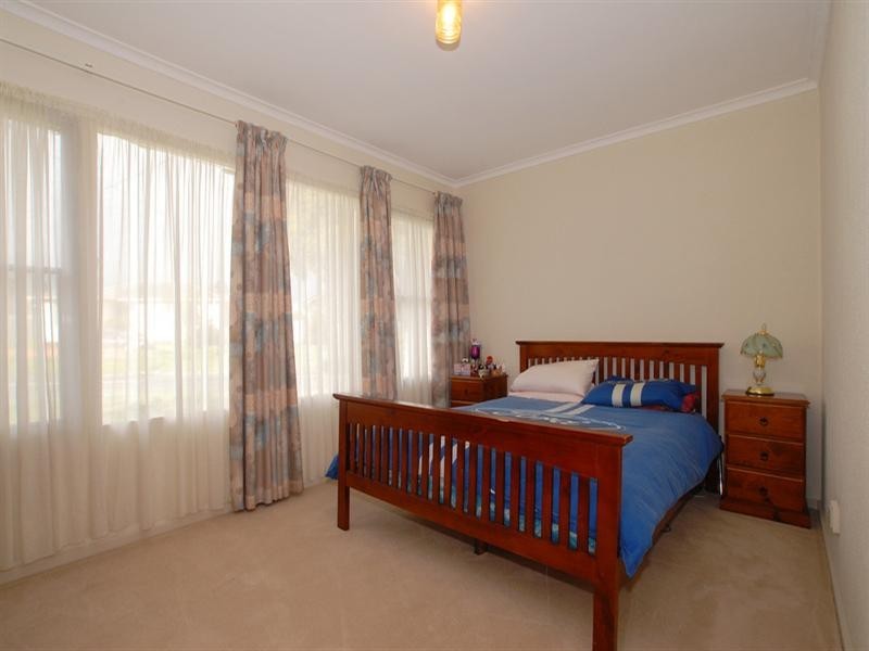 18 Lindsay Street, Frankston North VIC 3200