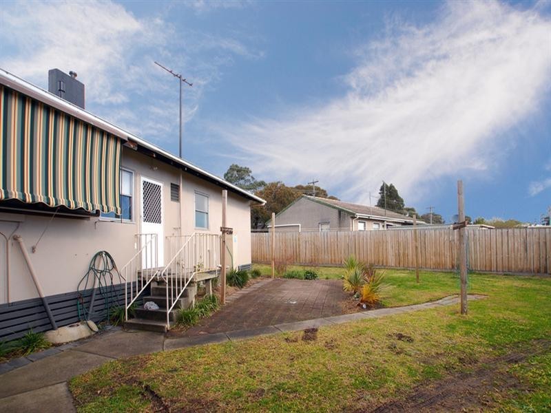 18 Lindsay Street, Frankston North VIC 3200