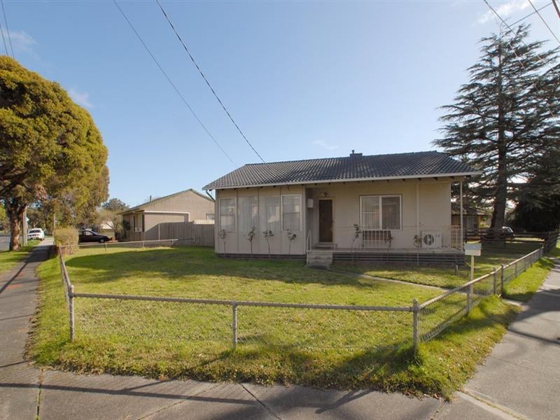 18 Lindsay Street, Frankston North VIC 3200