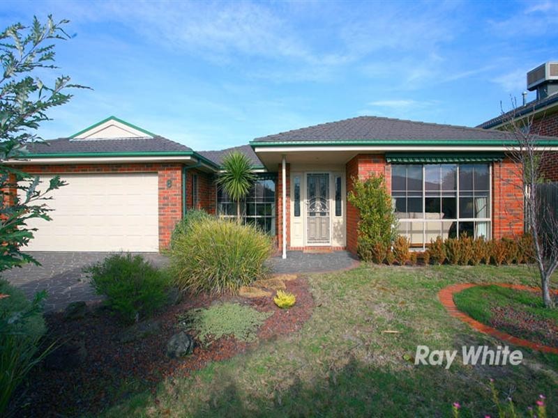 8 Bottlebrush Court, Langwarrin VIC 3910