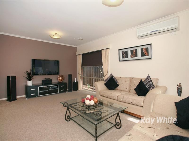 8 Bottlebrush Court, Langwarrin VIC 3910