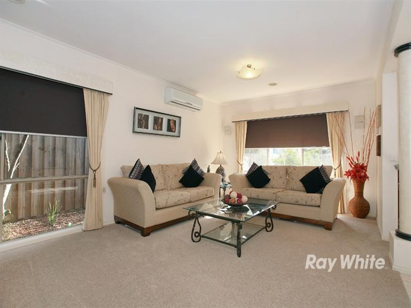 8 Bottlebrush Court, Langwarrin VIC 3910