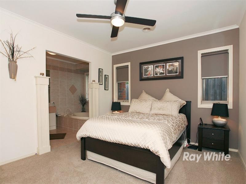 8 Bottlebrush Court, Langwarrin VIC 3910