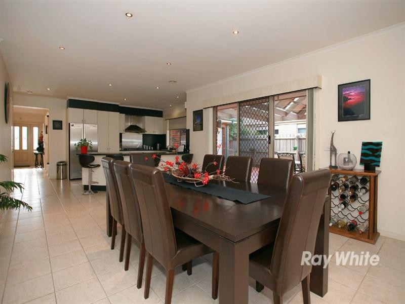 8 Bottlebrush Court, Langwarrin VIC 3910