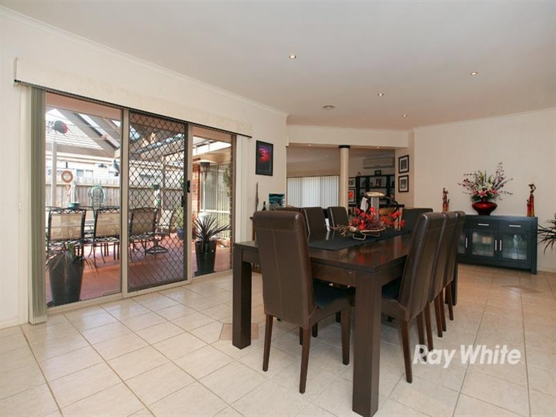 8 Bottlebrush Court, Langwarrin VIC 3910