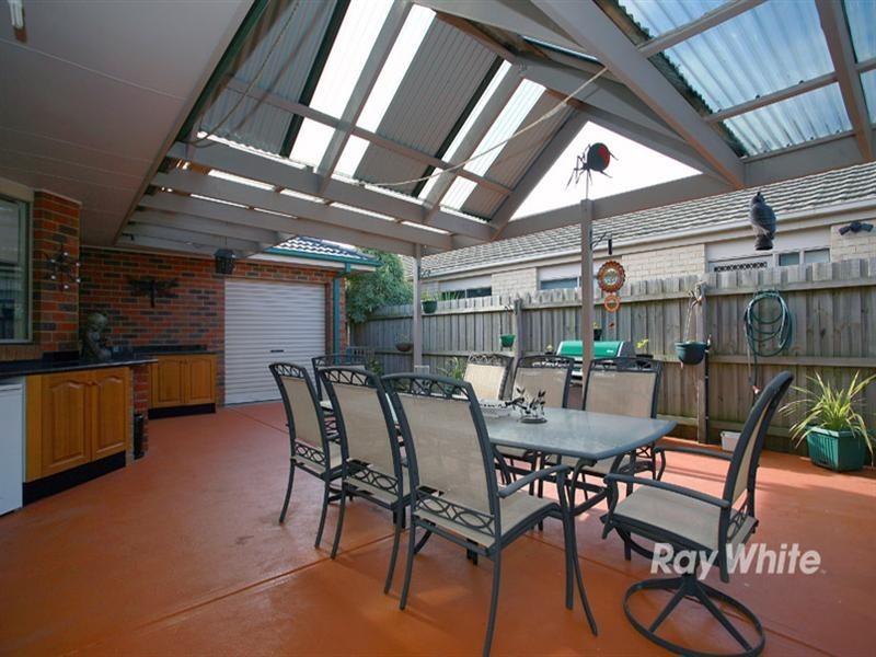 8 Bottlebrush Court, Langwarrin VIC 3910